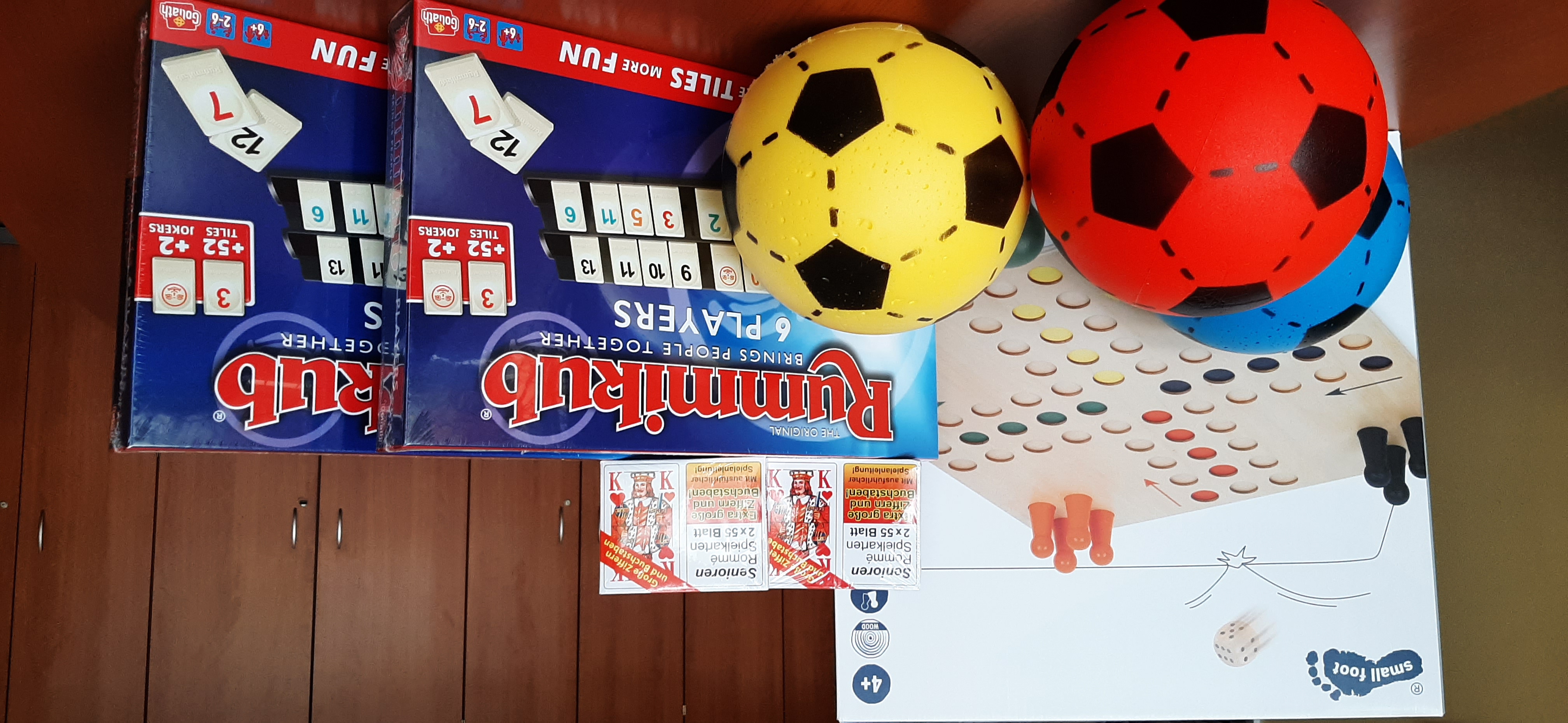 Gesellschafsspiele und Softbälle